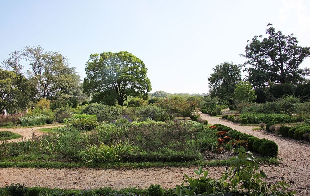 colonial revival garden