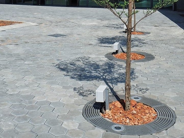 Jonite tree grates